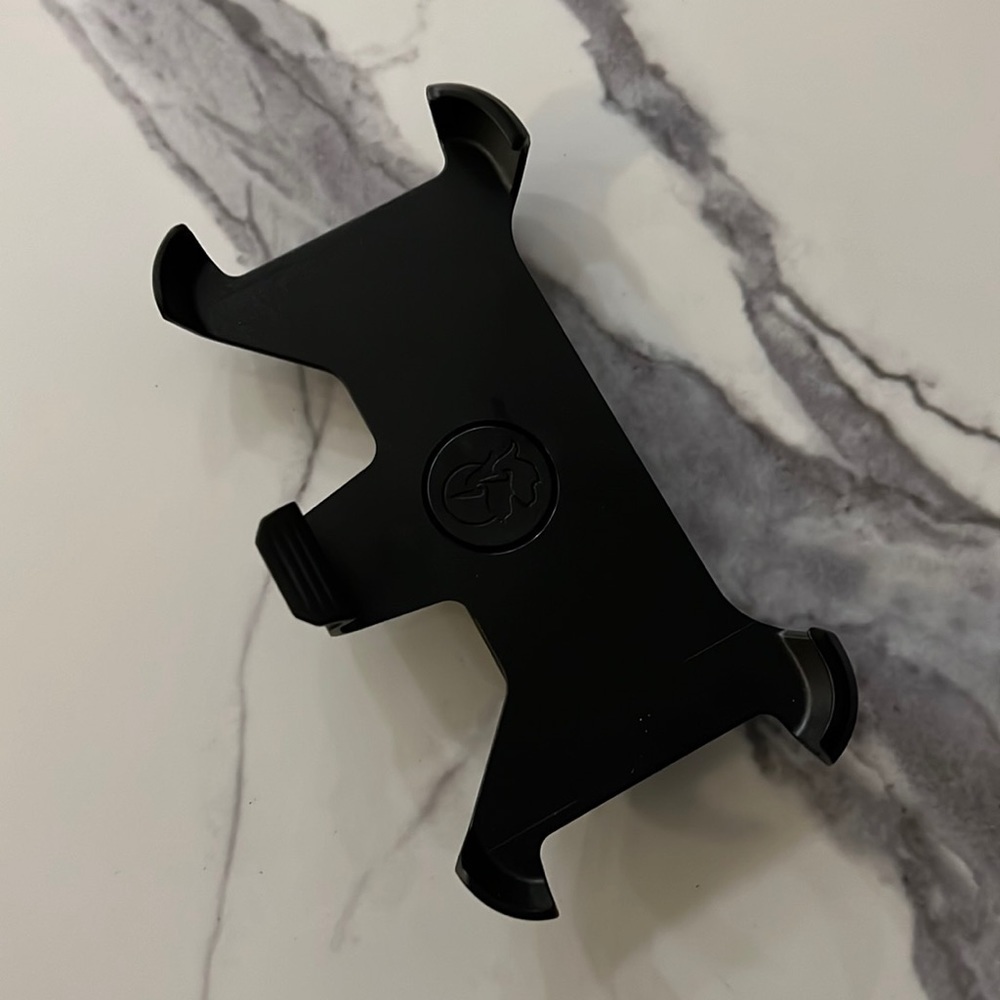 💥4 for $25💥 Pelican belt loop cell phone holder